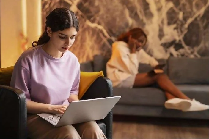 Cómo sobrevivir a un roommate difícil: Consejos para una convivencia pacífica